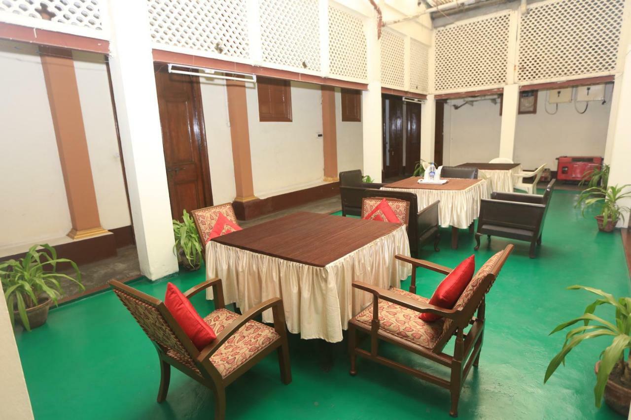 Ymca Seacom Inn Calcutta Exteriör bild